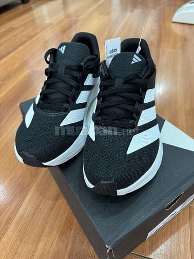 Cần pass lại giày adidas chính hãng