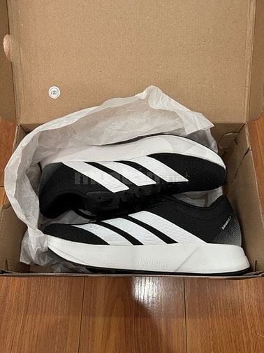 Cần pass lại giày adidas chính hãng