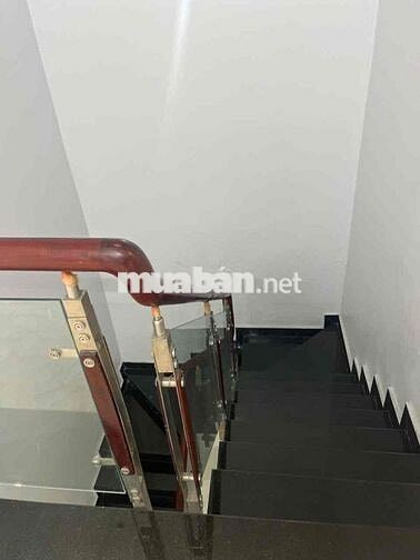 Nhà Thạnh Xuân Dt 5x16 Sân Xe Hơi Giá 10 Triệu