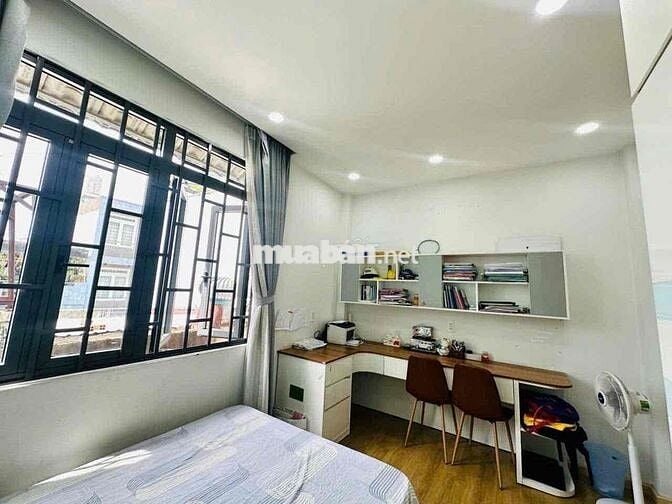 nhà Hẻm 4M tktq.DT:4x14 tret 2lâu st 3PN 3WC 3may lạnh