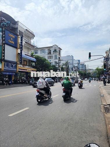Mặt Tiền Nguyễn Gia Trí ( D2 ) - 4 x 20m - Trệt, 3 lầu - Giá: 70 Triệu