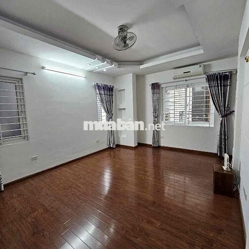 Bán Nhà Phân Lô Hoàng Hoa Thám- 45m - 5 Phòng Ngủ - Full Nội Thất