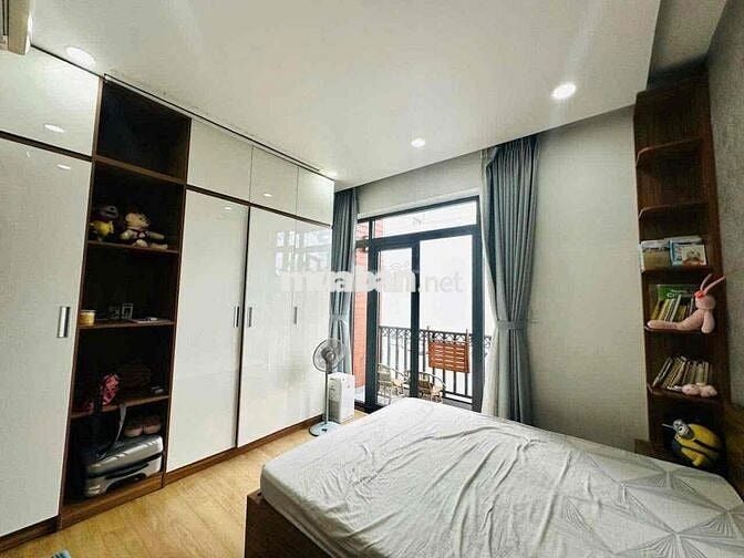 nhà Hẻm 4M tktq.DT:4x14 tret 2lâu st 3PN 3WC 3may lạnh