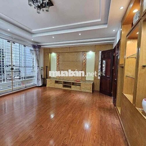 Bán Nhà Phân Lô Hoàng Hoa Thám- 45m - 5 Phòng Ngủ - Full Nội Thất