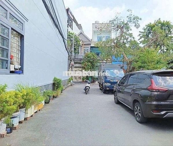 Thủ Đức Linh Xuân, hẻm tải quay đầu, 3 tầng đúc, 52m2, chỉ 4ty35