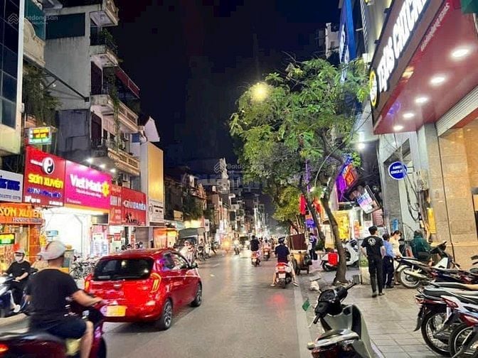 Có 15,5 tỷ nhà vị trí vàng Mp Thanh Nhàn vỉa hè rộng kinh doanh đỉnh  Có 15,5 tỷ nhà vị trí vàng Mp Thanh Nhàn vỉa hè rộng kinh doanh đỉnh