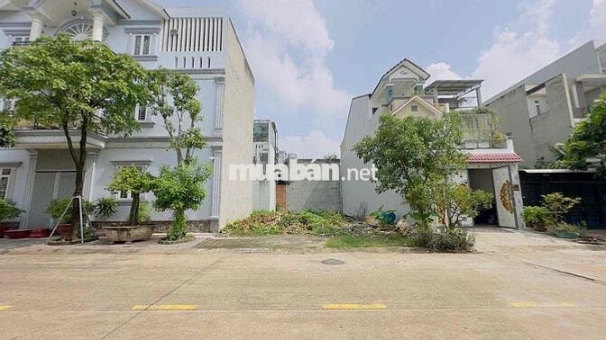 Đất mặt tiền ngay trung tâm hành Chính Dĩ An phường Dĩ An tp Dĩ An