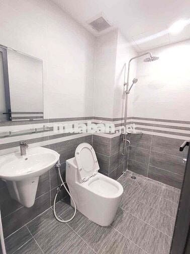 CHO THUÊ CĂN STUDIO BANCOL THOÁNG SÁNG NGAY NGÃ TƯ PHÚ NHUẬN