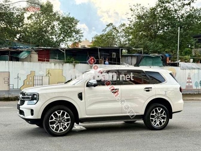 Ford Everest Titanium 2.0L 4x2 AT 2022