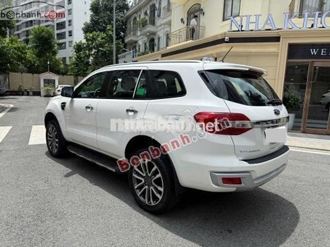 Ford Everest Titanium 2.0L 4x2 AT 2022