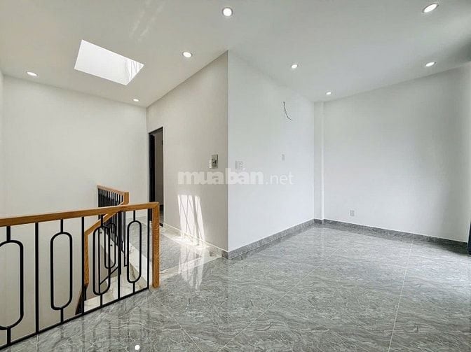 ⭐️Nhà 3 Lầu DT:5,5x11m, tuyệt đẹp Cao cấp hẻm Bùi Quang Là, P12.