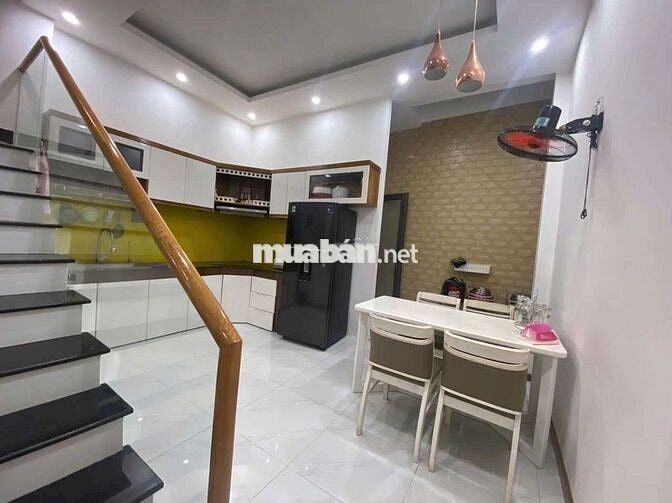 Cho thuê nhà phố 3PN full nội thất đường Nguyễn An Ninh