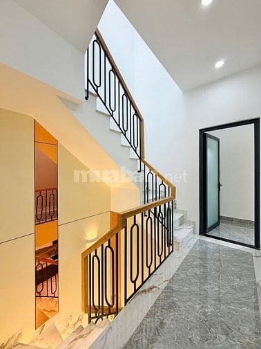 ⭐️Nhà 3 Lầu DT:5,5x11m, tuyệt đẹp Cao cấp hẻm Bùi Quang Là, P12.