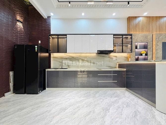 ⭐️Nhà 3 Lầu DT:5,5x11m, tuyệt đẹp Cao cấp hẻm Bùi Quang Là, P12.