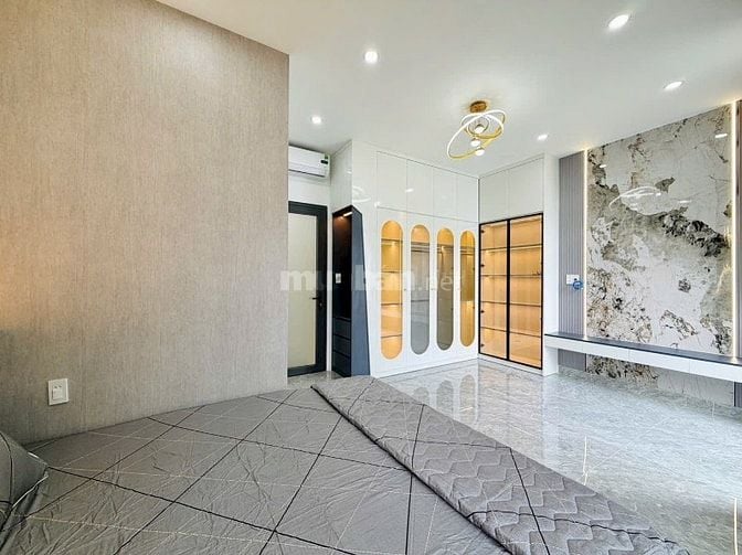 ⭐️Nhà 3 Lầu DT:5,5x11m, tuyệt đẹp Cao cấp hẻm Bùi Quang Là, P12.