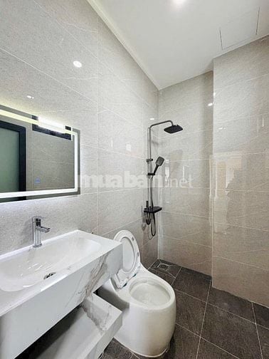 ⭐️Nhà 3 Lầu DT:5,5x11m, tuyệt đẹp Cao cấp hẻm Bùi Quang Là, P12.