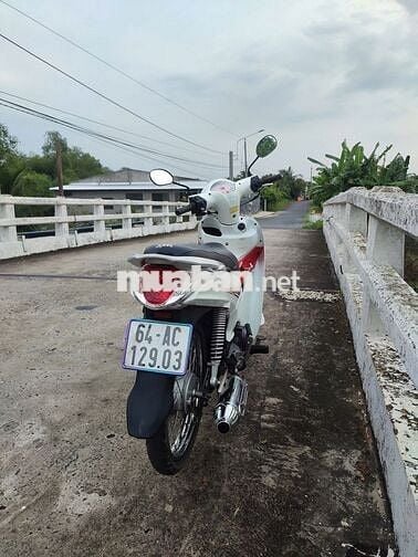 Xe máy SYM Angela màu trắng đỏ