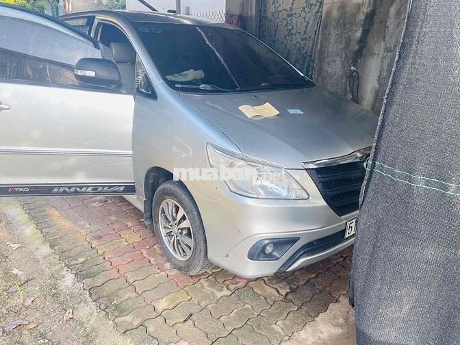 Toyota Innova 2015 2.0E - 250000 km