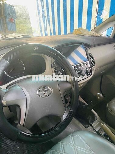 Toyota Innova 2015 2.0E - 250000 km