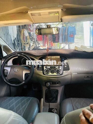 Toyota Innova 2015 2.0E - 250000 km