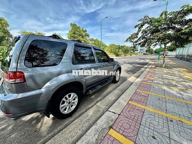 Ford Escape 2010 XLT 2.3L 4x4 AT - 136000 km