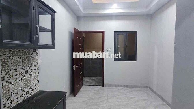 PHÒNG SẴN MÁY LẠNH + KỆ BẾP, SẠCH SẼ, CÓ NVS RIÊNG, SÁT CẦU CHỮ Y