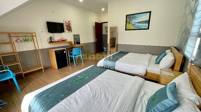 -Cho thuê ngắn hoặc lâu dài nhà Mặt Tiền,mới đẹp nội thất đúng như hìn