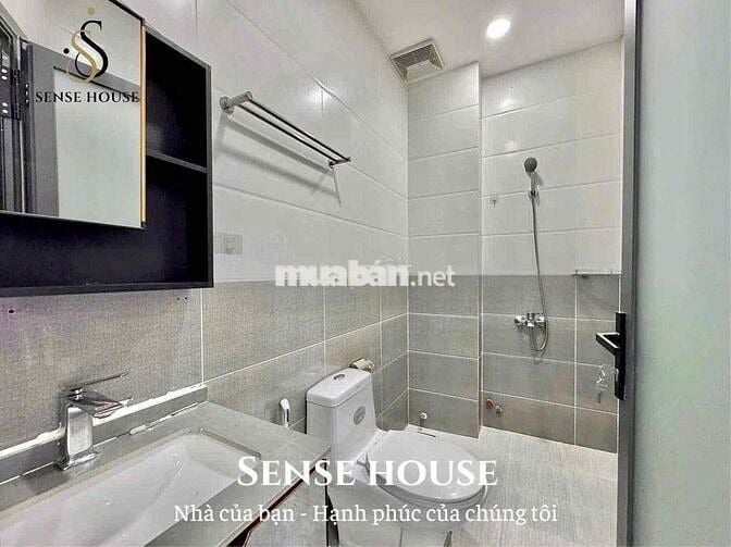CHO THUÊ CĂN HỘ BAN CÔNG MỚI NGAY HAI BÀ TRƯNG FULL NỘI THẤT GIÁ RẺ