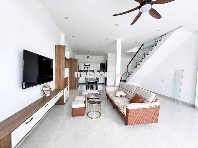 Hạ Giá 300tr Bán Gấp Căn Nhà Lầu Ngang 6m,gGần Trạm Thu Phí Bửu Long