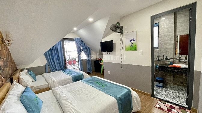 -Cho thuê ngắn hoặc lâu dài nhà Mặt Tiền,mới đẹp nội thất đúng như hìn