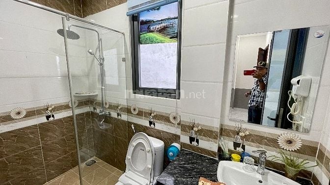 -Cho thuê ngắn hoặc lâu dài nhà Mặt Tiền,mới đẹp nội thất đúng như hìn