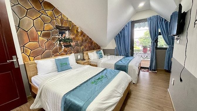 -Cho thuê ngắn hoặc lâu dài nhà Mặt Tiền,mới đẹp nội thất đúng như hìn
