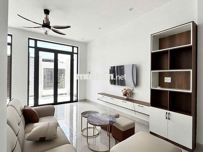 Hạ Giá 300tr Bán Gấp Căn Nhà Lầu Ngang 6m,gGần Trạm Thu Phí Bửu Long