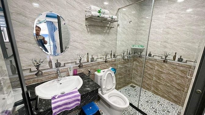 -Cho thuê ngắn hoặc lâu dài nhà Mặt Tiền,mới đẹp nội thất đúng như hìn