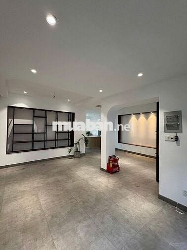 MẶT BẰNG TRỆT 200M2-NGUYỄN THỊ MINH KHAI,Q 3-ĐẸP HIỆN ĐẠI,CHO THUÊ 6X