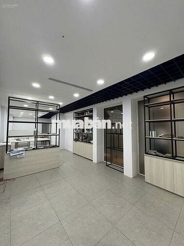 MẶT BẰNG TRỆT 200M2-NGUYỄN THỊ MINH KHAI,Q 3-ĐẸP HIỆN ĐẠI,CHO THUÊ 6X