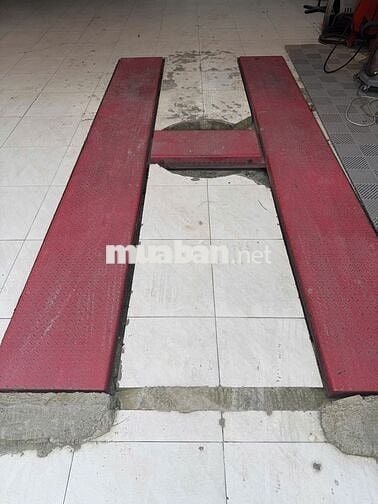 Cho thuê lại gara hoặc sang nhượng cả gara 10x30 ở lê thị hà hóc môn
