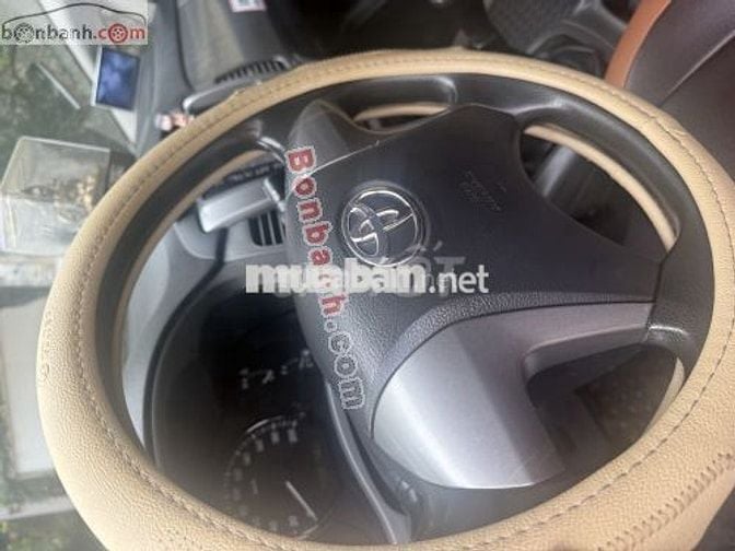 Toyota Innova 2.0E 2013