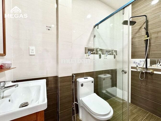 Cho thuê Studio ban công riêng lớn sẵn nội thất