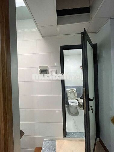 nhà NC 2PN Bến Vân Đồn gần Khánh Hội cầu Camettle đh Ng Tất Thành