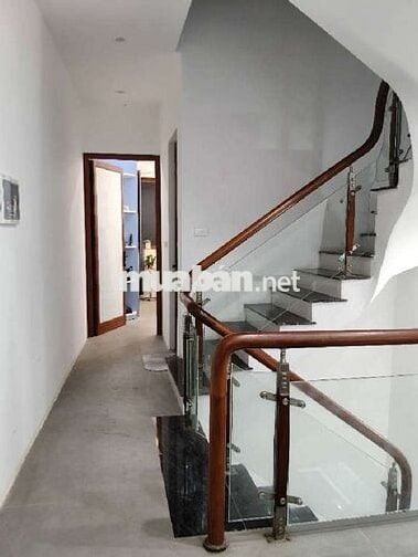 CẦN BÁN NHÀ GẤP SỔ ĐỎ CHÍNH CHỦ