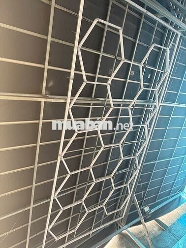 Cho thuê lại gara hoặc sang nhượng cả gara 10x30 ở lê thị hà hóc môn