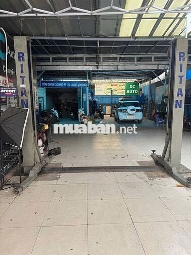 Cho thuê lại gara hoặc sang nhượng cả gara 10x30 ở lê thị hà hóc môn