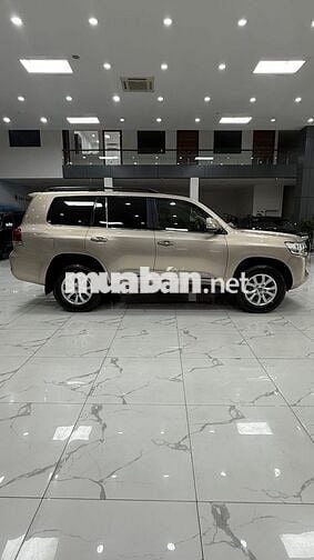 Toyota Land Cruiser LC200, sản xuất 2016 cực mới.