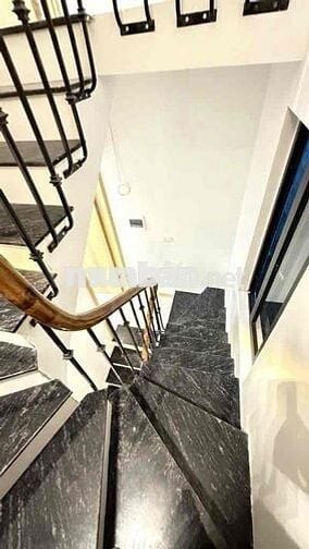 Hiếm ! 18m2 - 6,4tỷ 2 mặt thoáng Tôn Đức Thắng