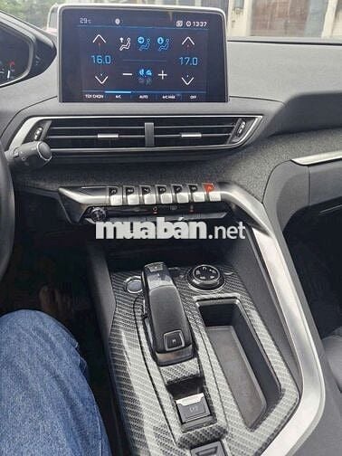 Ô tô Peugeot 5008 SX 2019 7 chỗ màu trắng