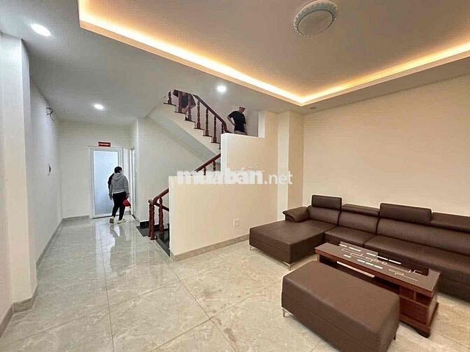 Cho thuê nhà mặt tiền Hoàng Hoa Phám Phúc Đạt