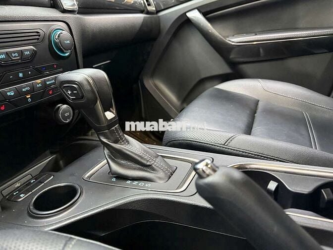 FORD EVEREST TITANIUM 2022