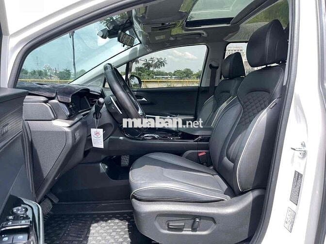 Hyundai Custin 2024 Cao Cấp 2.0T - 34000 km