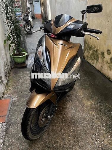 cần bán xe airblade màu đen vàng
